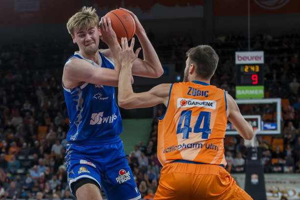 特别是外线 特别是外线