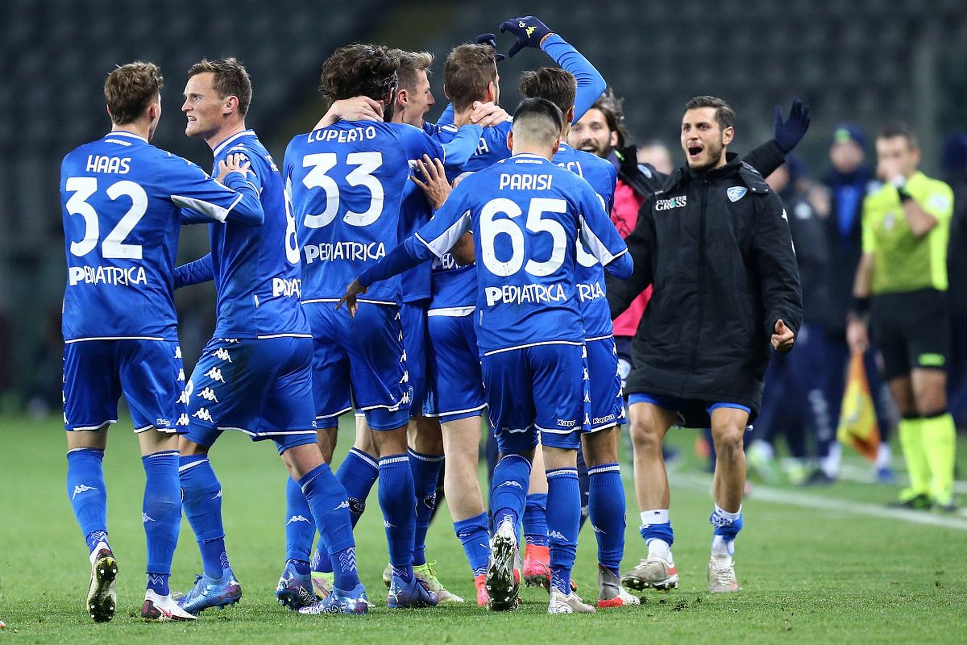 全队在场上 全队在场上