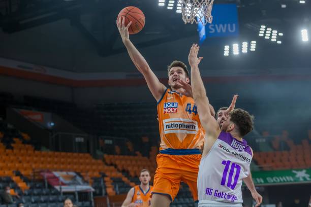 63岁的李 63岁的李